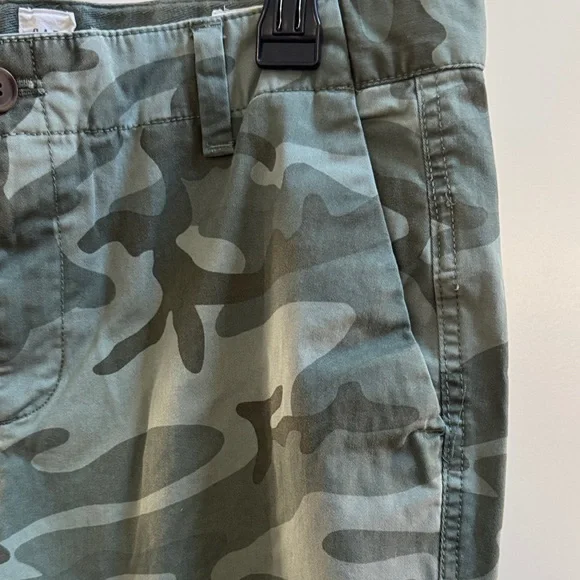 GAP Cropped Chinos in Olive Camo - Picture 3 of 7